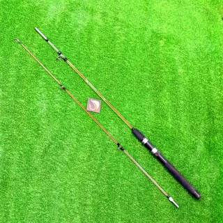 لنسر یا چوب ماهیگیری دو تیکه برند کروکدیل  اتصال پیچ و مهره ای سایز 180 سانت